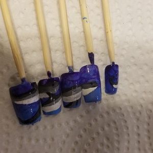 Dolphin glue on nails